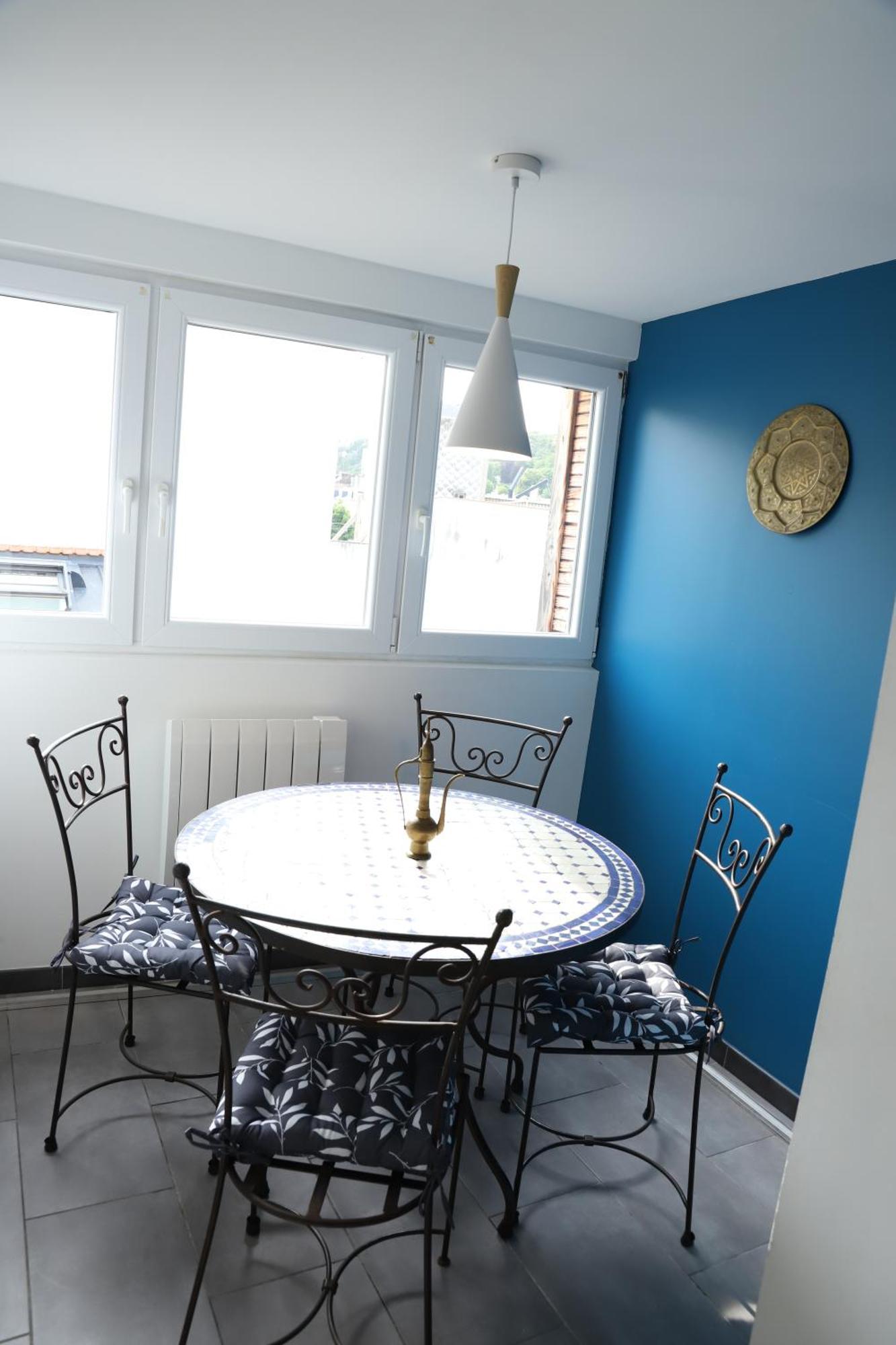 Les Du Monde , 2 Chambres- 4 Lits Simples Modulables En Lits Doubles Apartment *